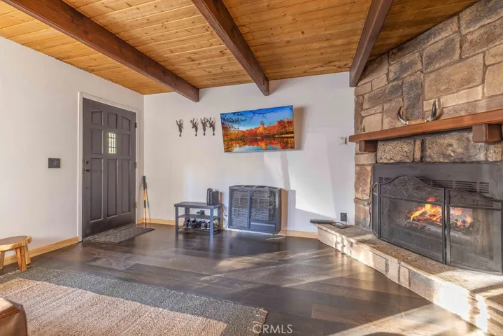 279 Los Angeles Avenue, Sugarloaf, California 92386