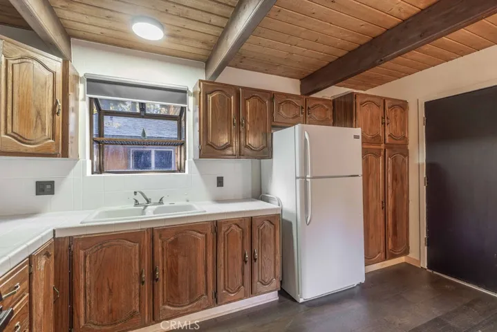 279 Los Angeles Avenue, Sugarloaf, California 92386
