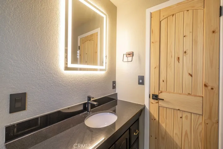279 Los Angeles Avenue, Sugarloaf, California 92386