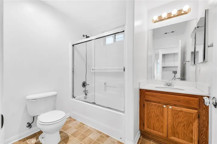 Upstairs hallway bathroom