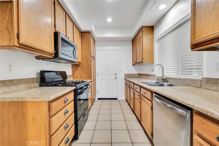 12918 Four Palms Lane 14, Sylmar, California 91342