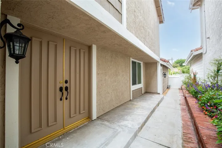 924 S Lake Summit Drive, Anaheim, California 92807
