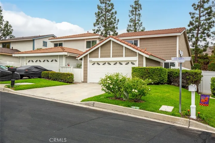 924 S Lake Summit Drive, Anaheim, California 92807