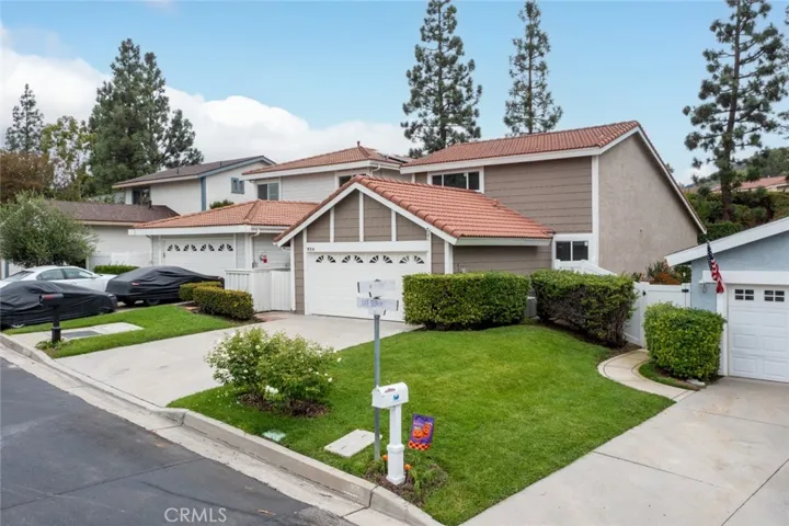 924 S Lake Summit Drive, Anaheim, California 92807