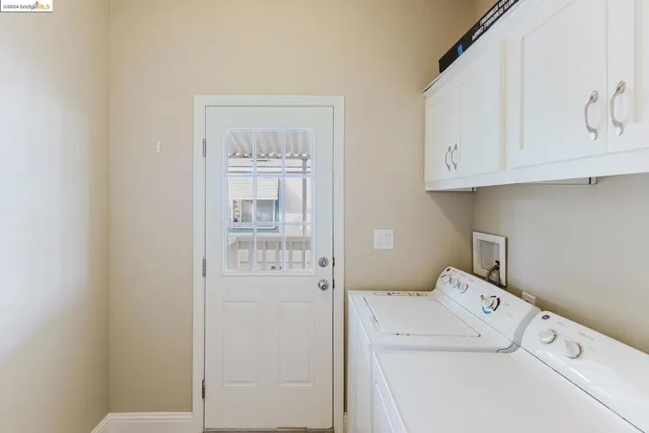 196 Pear Ln, Santa Rosa, California 95407