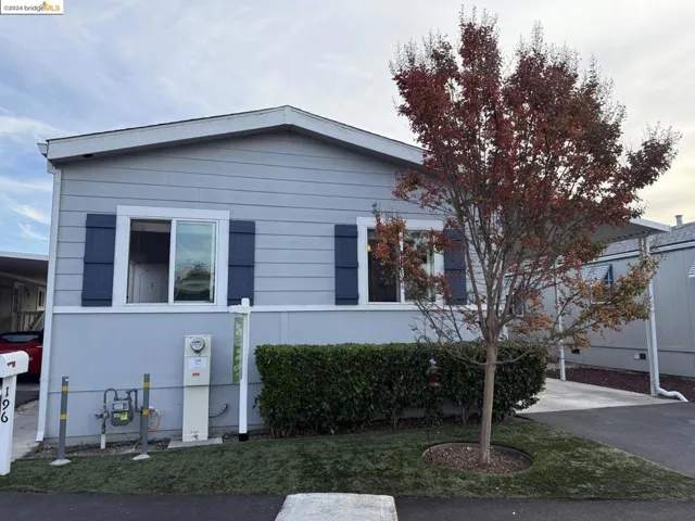 196 Pear Ln, Santa Rosa, California 95407