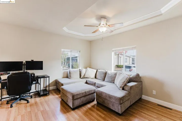 196 Pear Ln, Santa Rosa, California 95407