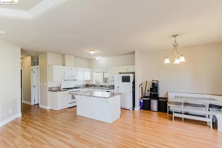 196 Pear Ln, Santa Rosa, California 95407