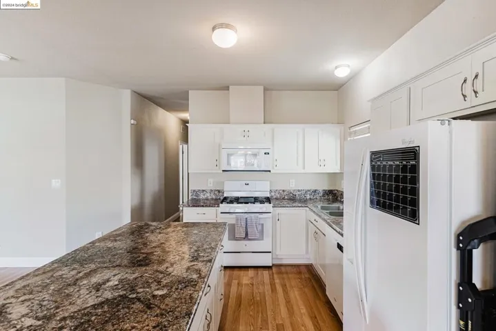 196 Pear Ln, Santa Rosa, California 95407