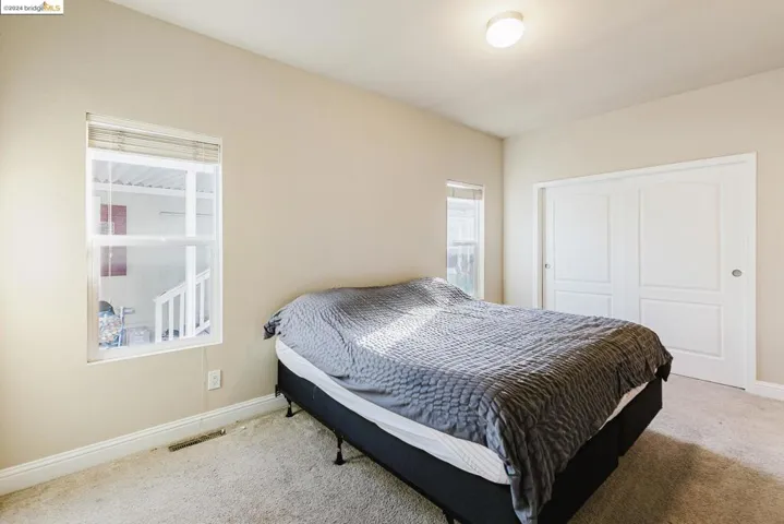 196 Pear Ln, Santa Rosa, California 95407