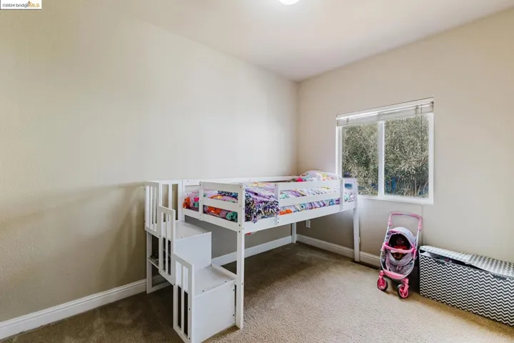 196 Pear Ln, Santa Rosa, California 95407