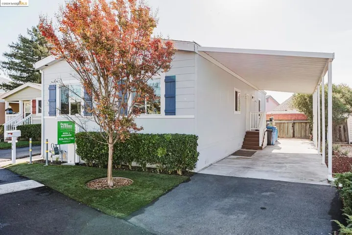 196 Pear Ln, Santa Rosa, California 95407