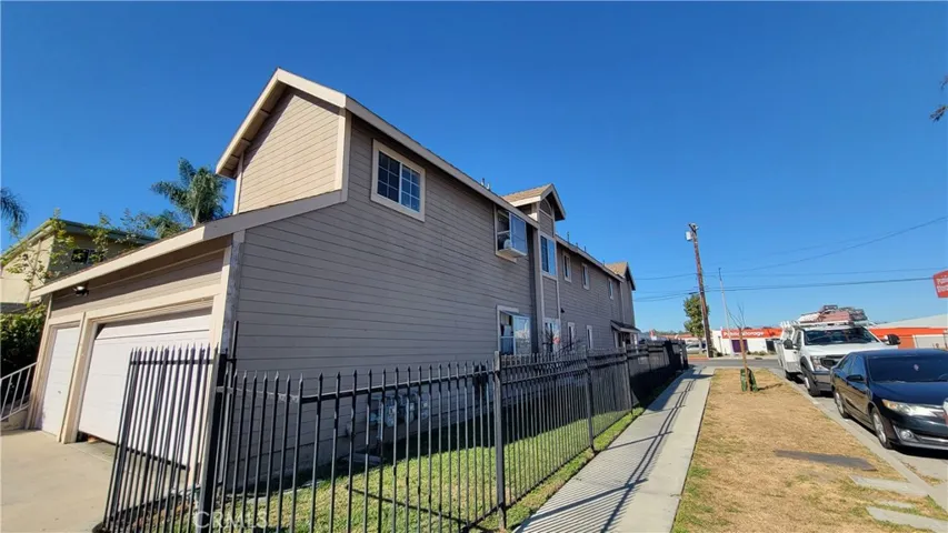 2400 W Commonwealth Avenue, Fullerton, California 92833