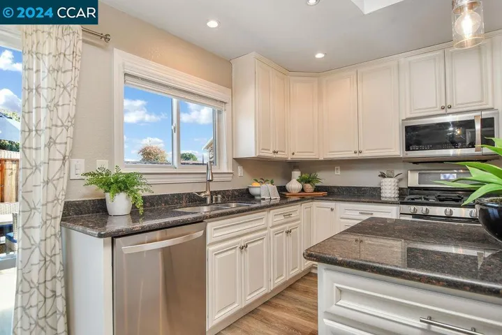 317 Lava Court, Martinez, California 94553