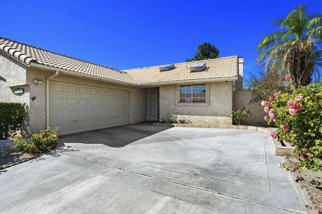 73751 White Sands Drive, Thousand Palms, California 92276 home-pic-3