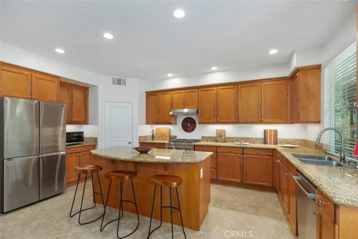39710 Cambridge Place, Temecula, California 92591