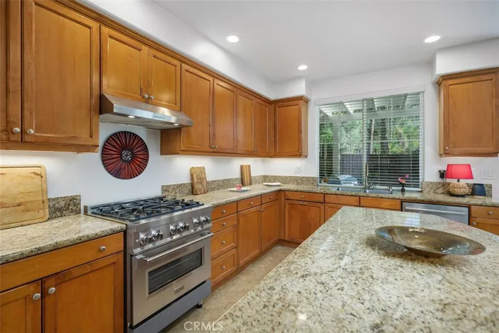 39710 Cambridge Place, Temecula, California 92591