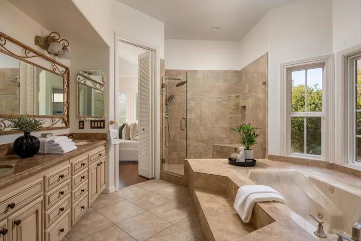 Primary Bath/Spa