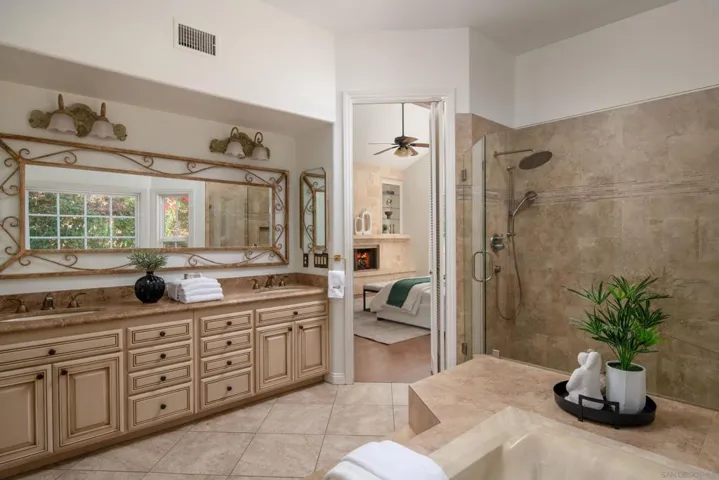 Primary Bath/Spa