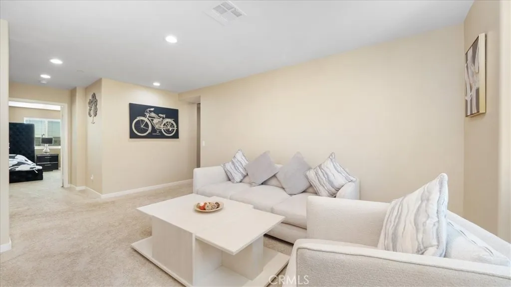 5249 Jarvis Lane, Fontana, California 92336 home-pic-20