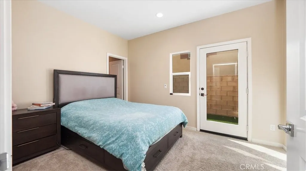 5249 Jarvis Lane, Fontana, California 92336 home-pic-15