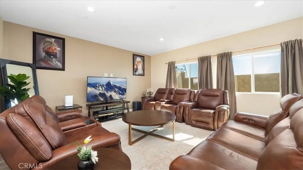 5249 Jarvis Lane, Fontana, California 92336 home-pic-7