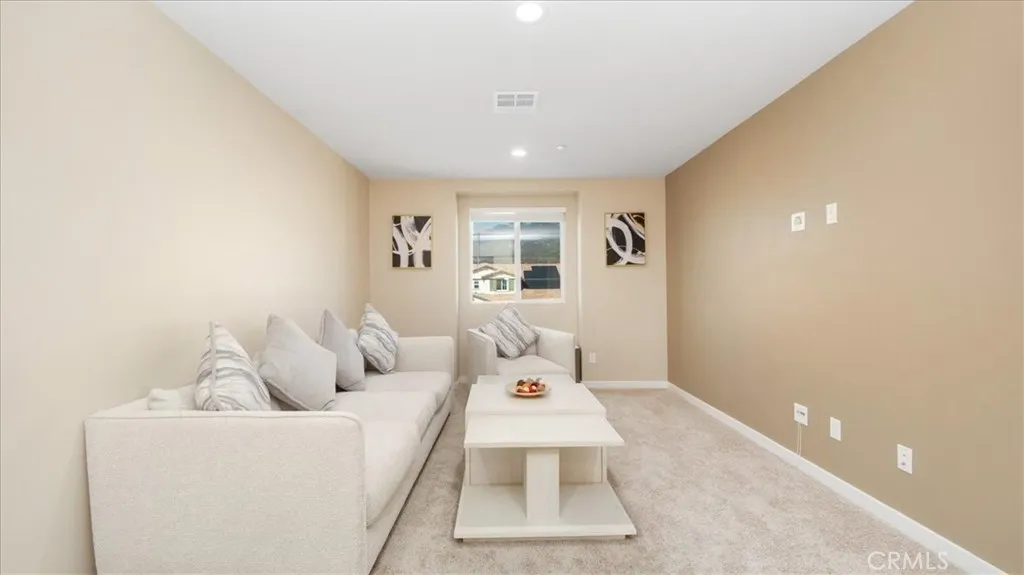 5249 Jarvis Lane, Fontana, California 92336 home-pic-19