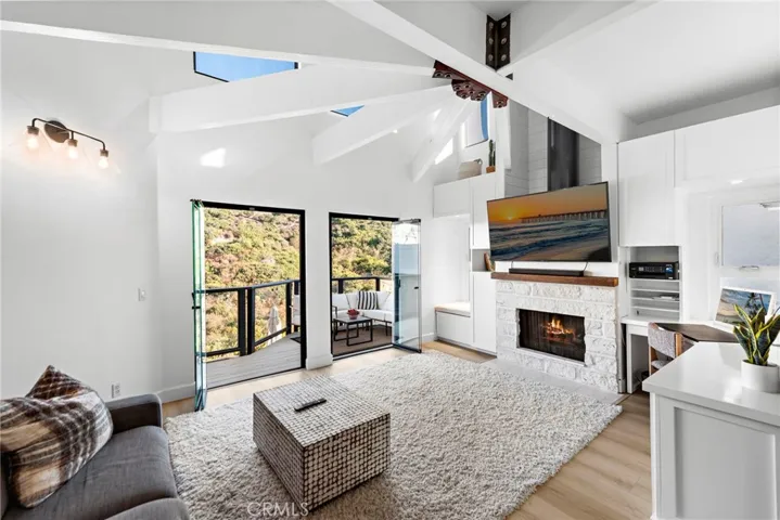 992 Noria Street, Laguna Beach, California 92651