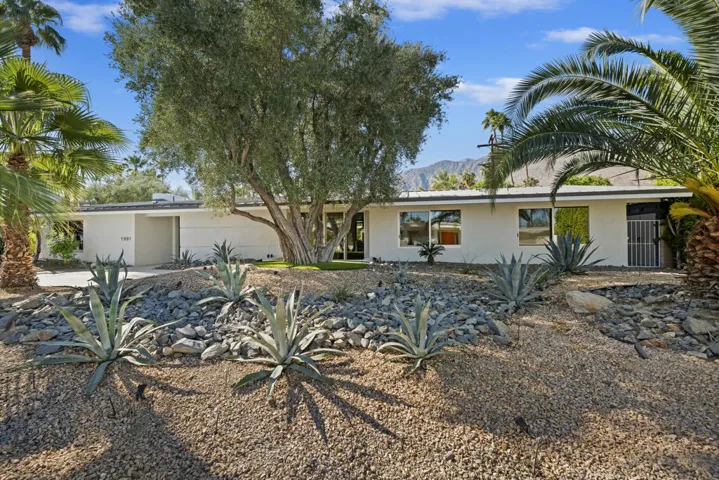 09-Front Yard