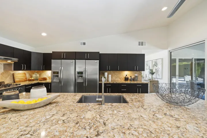 28-Kitchen