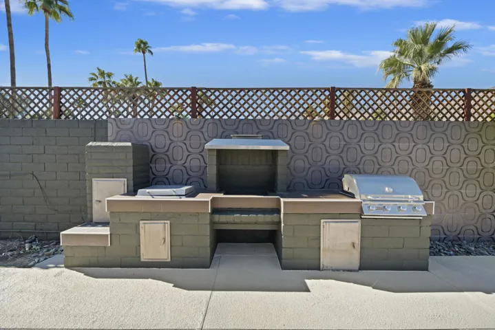 51-Outdoor Grill