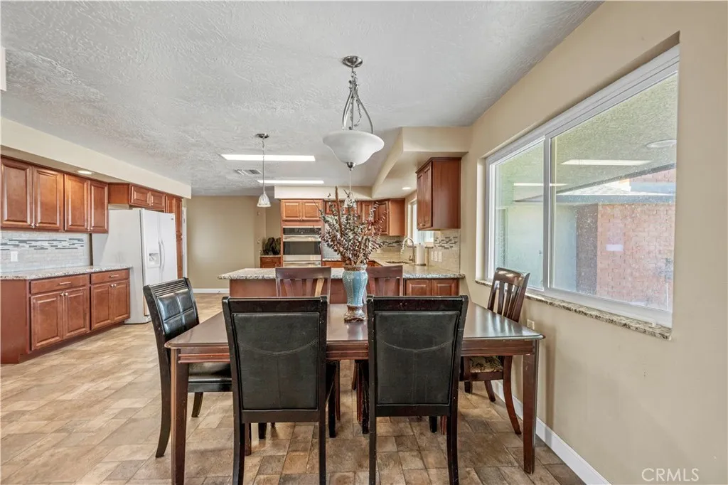 9838 Central Road, Apple Valley, California 92308 home-pic-17