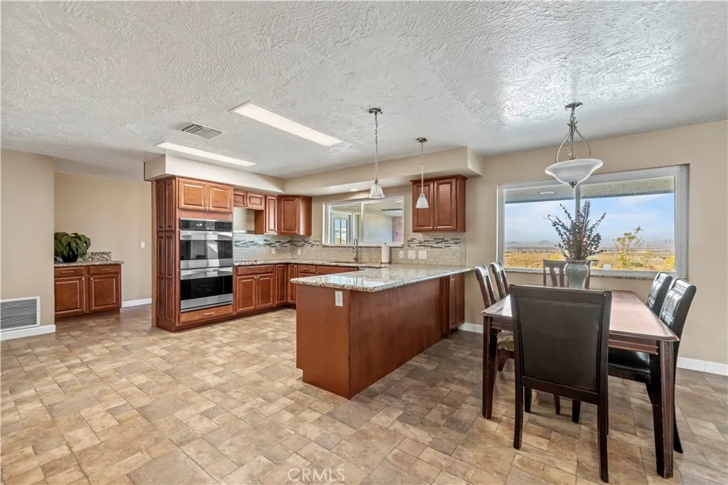 9838 Central Road, Apple Valley, California 92308 home-pic-18