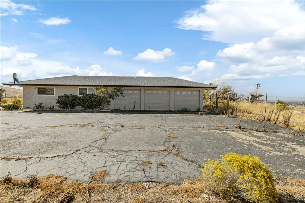 9838 Central Road, Apple Valley, California 92308 home-pic-46