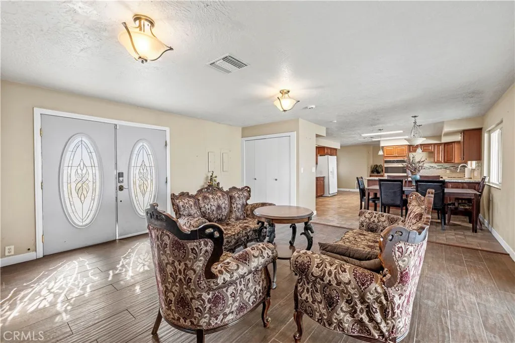 9838 Central Road, Apple Valley, California 92308 home-pic-13