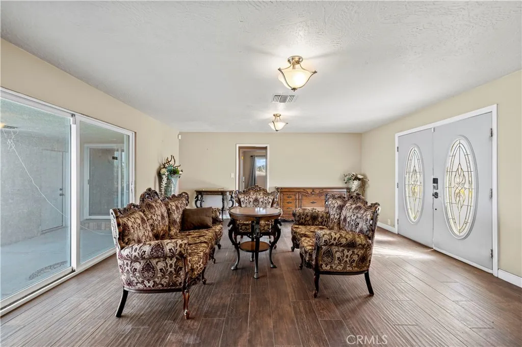 9838 Central Road, Apple Valley, California 92308 home-pic-15