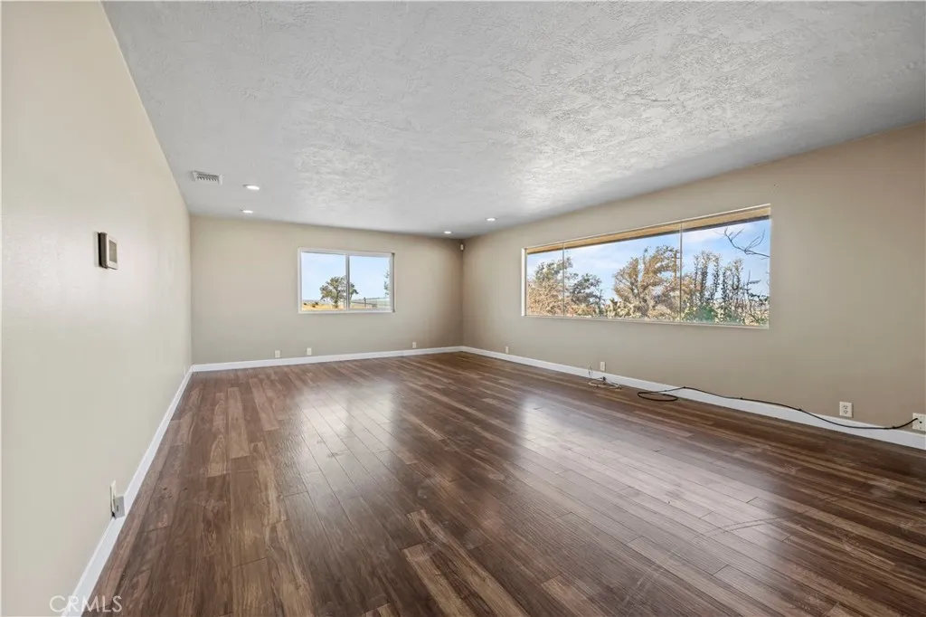 9838 Central Road, Apple Valley, California 92308 home-pic-27
