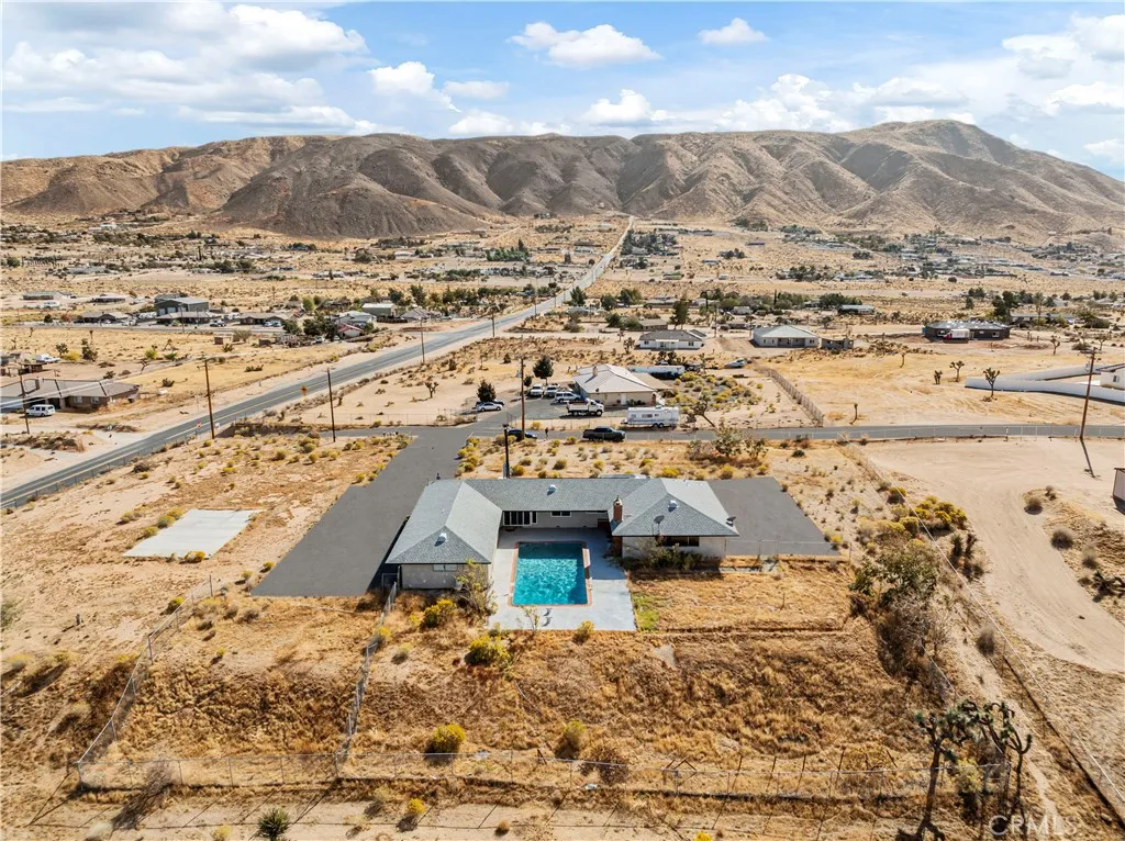 9838 Central Road, Apple Valley, California 92308 home-pic-8