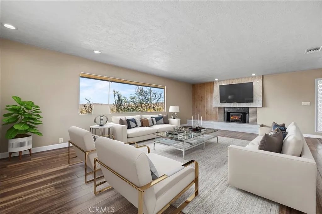 9838 Central Road, Apple Valley, California 92308 home-pic-24
