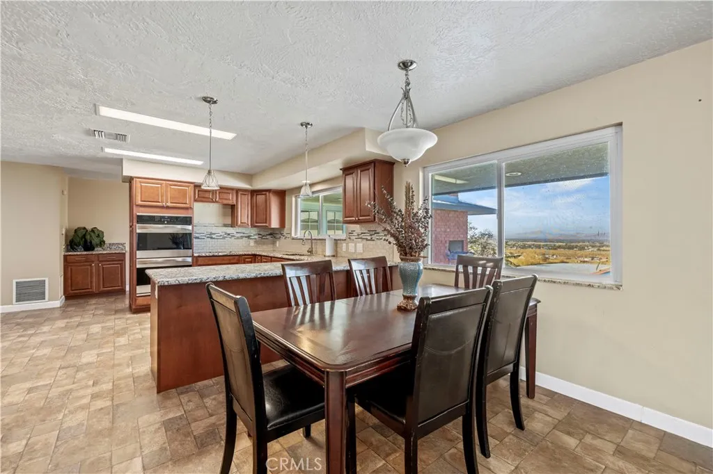 9838 Central Road, Apple Valley, California 92308 home-pic-16