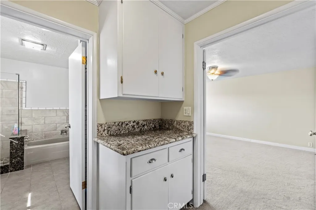 9838 Central Road, Apple Valley, California 92308 home-pic-29