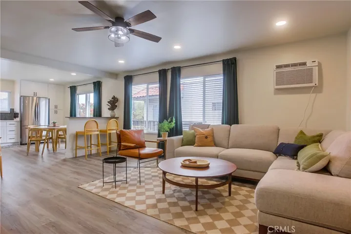 218 Avenida Lobeiro, San Clemente, California 92672