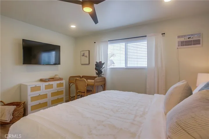 218 Avenida Lobeiro, San Clemente, California 92672