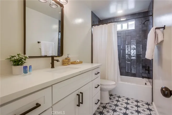 218 Avenida Lobeiro, San Clemente, California 92672