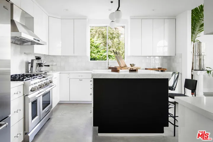 3726 Glenalbyn Drive, Los Angeles, California 90065