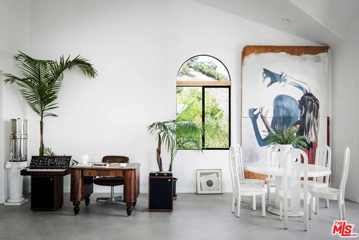 3726 Glenalbyn Drive, Los Angeles, California 90065