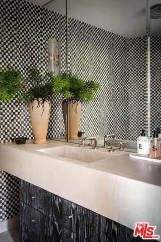 3726 Glenalbyn Drive, Los Angeles, California 90065