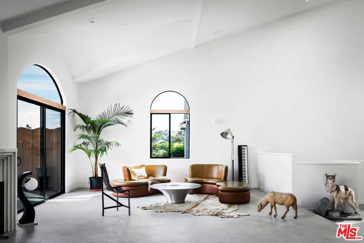 3726 Glenalbyn Drive, Los Angeles, California 90065