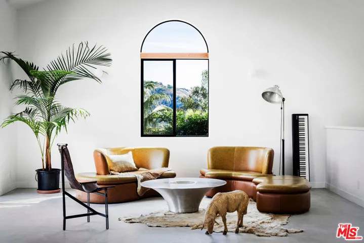 3726 Glenalbyn Drive, Los Angeles, California 90065