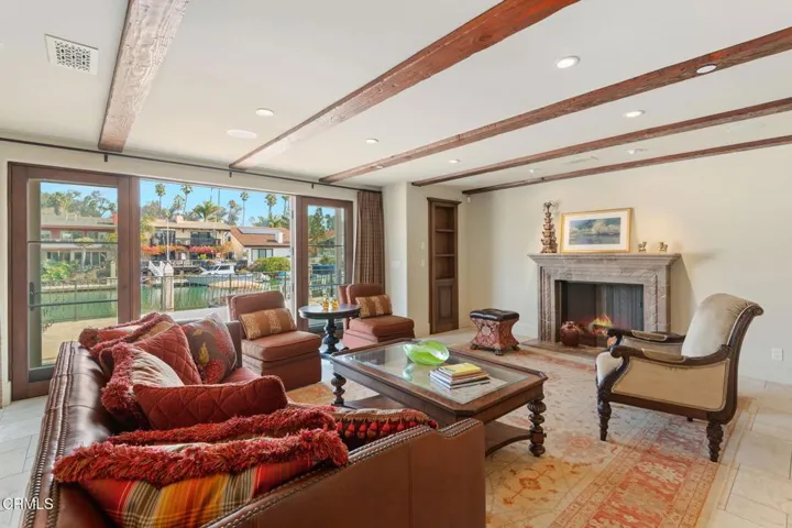 7-web-or-mls-07 - Living Room